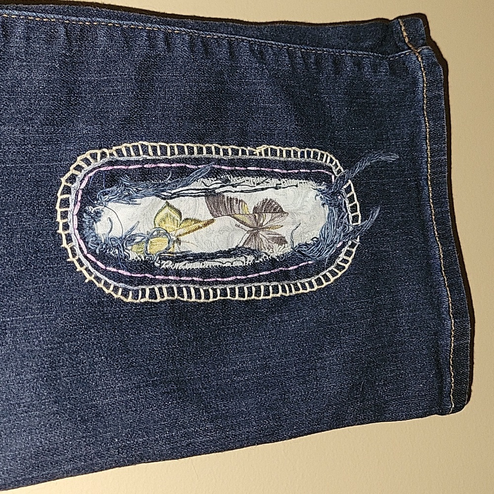 Upcycled Molly Made It floral applique & embroidery blue jeans - Picture 11 of 17